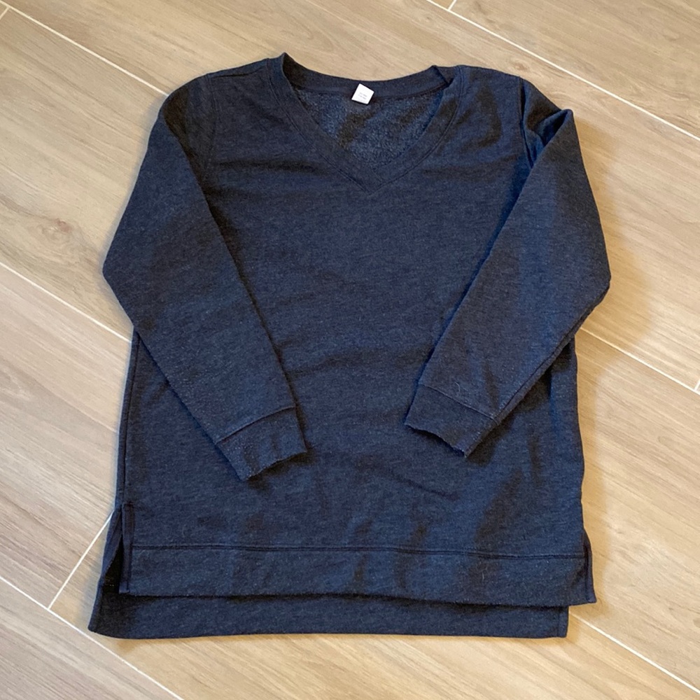 OLD NAVY~V NECK SWEATSHIRT~SMALL